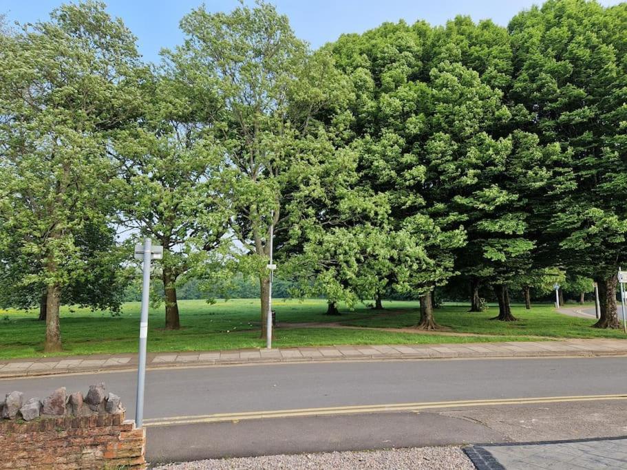 Room On Heath Park Cardiff Ngoại thất bức ảnh