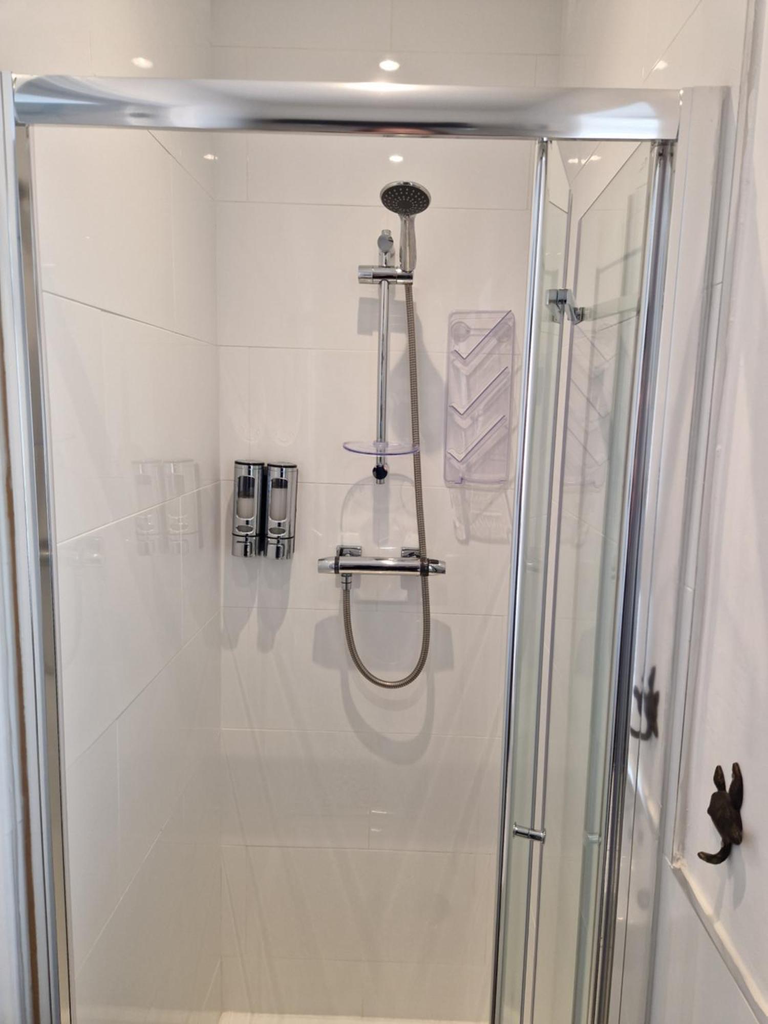 Room On Heath Park Cardiff Ngoại thất bức ảnh